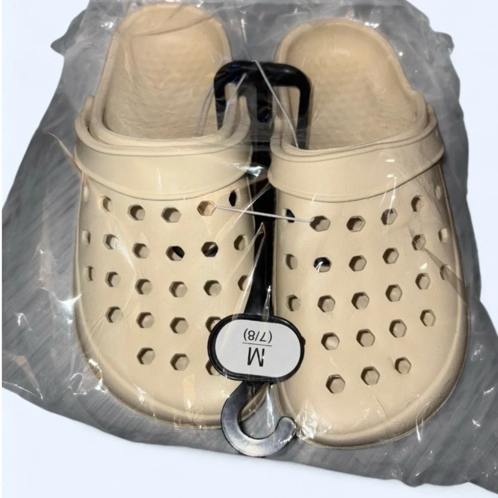Beige Slip-On Clogs NWT Size M 7/8